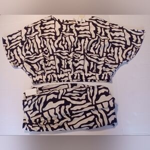 Versona Black and White Geometric Set